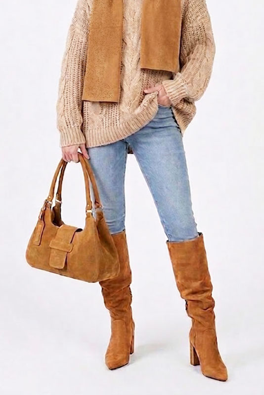 Handcrafted women's comfortable and elegant custom-made formal knee-high boots in premium camel beige leather. High block heels. Pointed toe. Perfect for elevated everyday style. 
                Choose from our luxurious collections of leather and fabric to perfectly match your knee-high boots to your outfits. - Florence KOOIJMAN